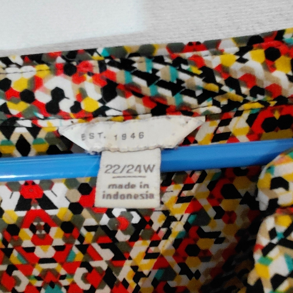Vibrant Chevron Pattern Women's Blouse - Picture 5 of 11